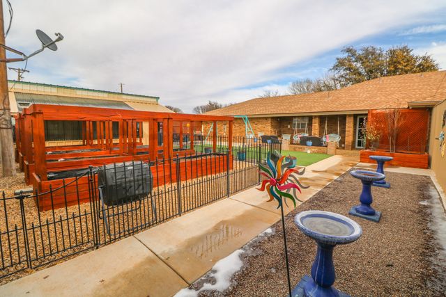 2801 Phelps Avenue, Littlefield, TX 79339