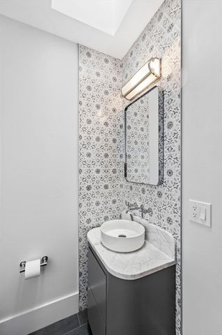 208 Windsor St, Cambridge, MA 02139