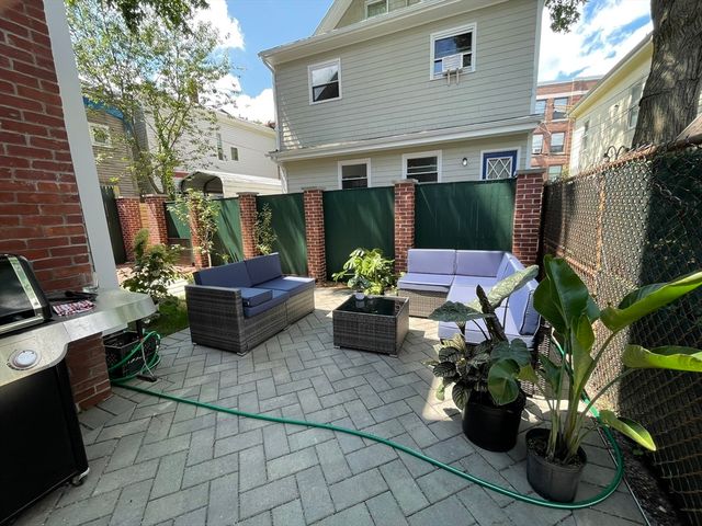 208 Windsor St, Cambridge, MA 02139