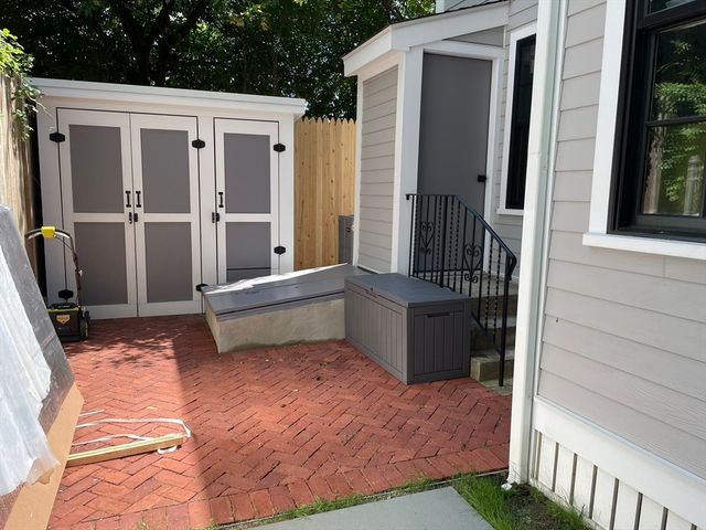 208 Windsor St, Cambridge, MA 02139