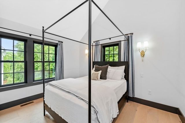 208 Windsor St, Cambridge, MA 02139