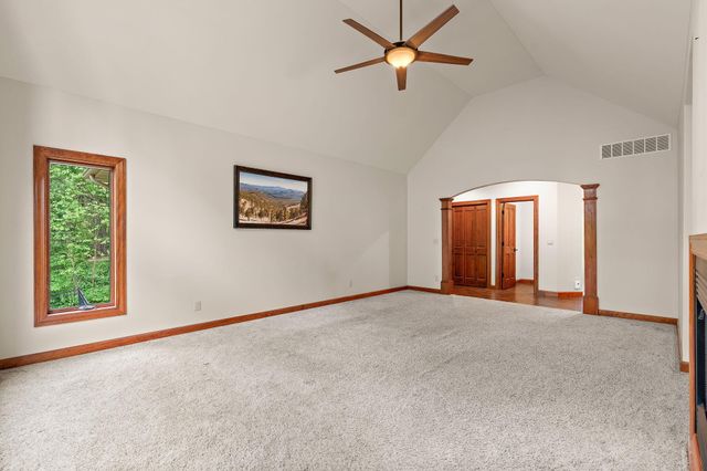 64 Nicholas Drive, Valparaiso, IN 46383