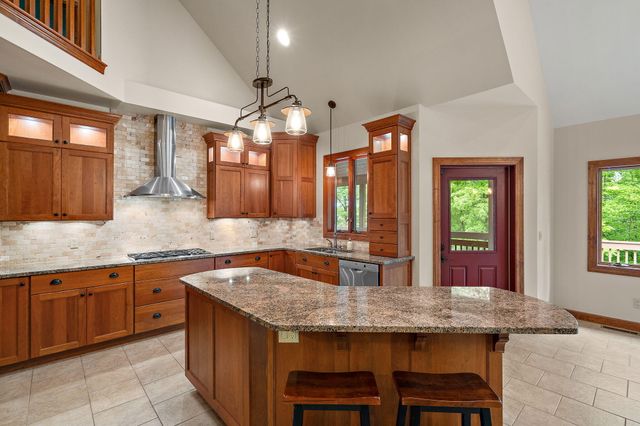 64 Nicholas Drive, Valparaiso, IN 46383