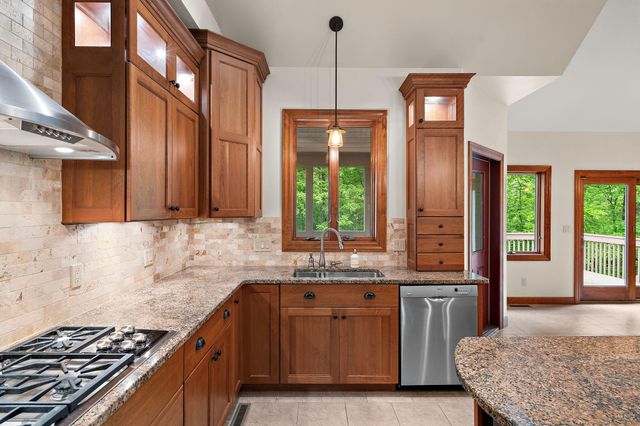 64 Nicholas Drive, Valparaiso, IN 46383