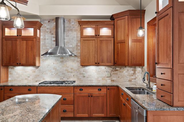 64 Nicholas Drive, Valparaiso, IN 46383