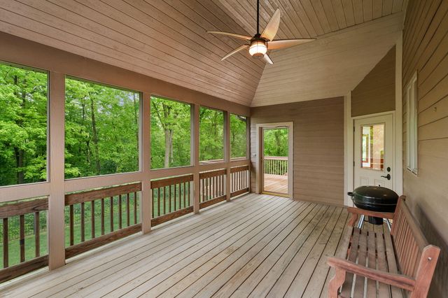 64 Nicholas Drive, Valparaiso, IN 46383