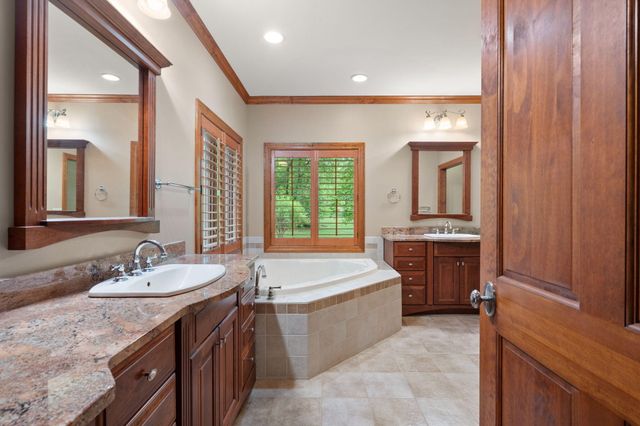 64 Nicholas Drive, Valparaiso, IN 46383