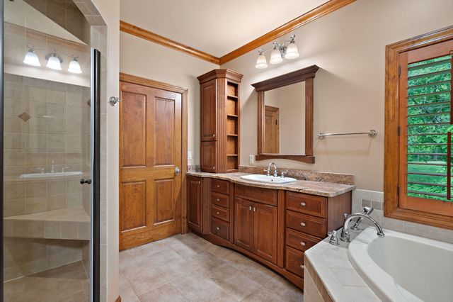 64 Nicholas Drive, Valparaiso, IN 46383