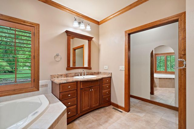 64 Nicholas Drive, Valparaiso, IN 46383