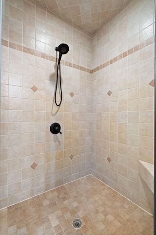 64 Nicholas Drive, Valparaiso, IN 46383
