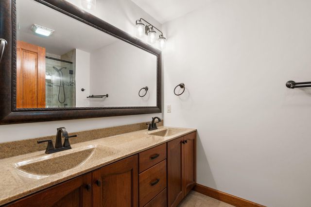 64 Nicholas Drive, Valparaiso, IN 46383