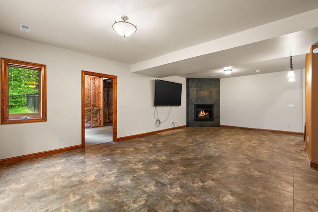 64 Nicholas Drive, Valparaiso, IN 46383