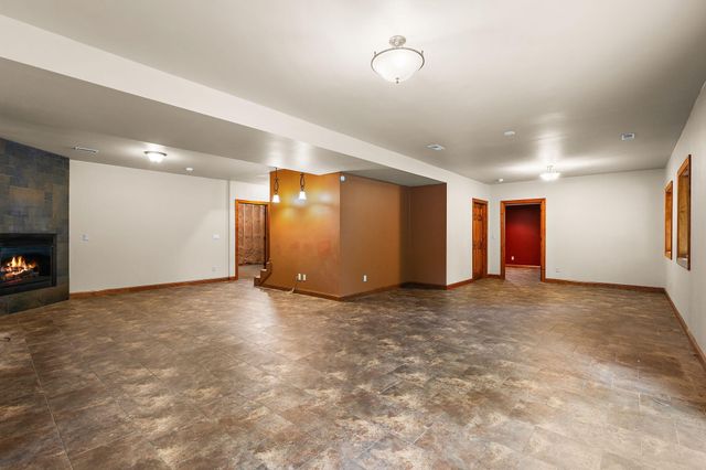 64 Nicholas Drive, Valparaiso, IN 46383