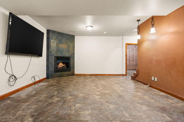 64 Nicholas Drive, Valparaiso, IN 46383