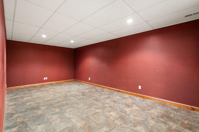 64 Nicholas Drive, Valparaiso, IN 46383