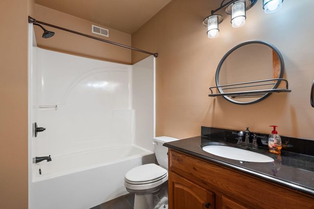 64 Nicholas Drive, Valparaiso, IN 46383
