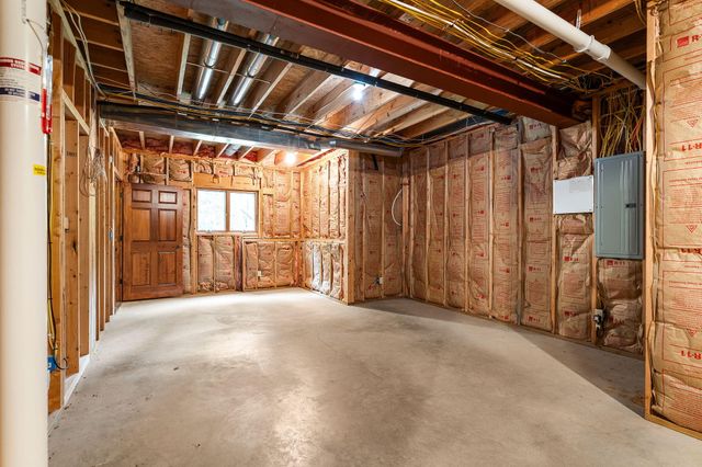 64 Nicholas Drive, Valparaiso, IN 46383