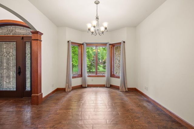 64 Nicholas Drive, Valparaiso, IN 46383