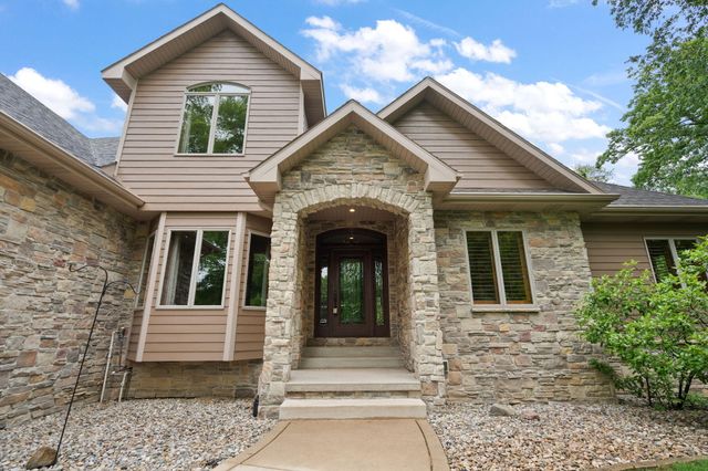 64 Nicholas Drive, Valparaiso, IN 46383