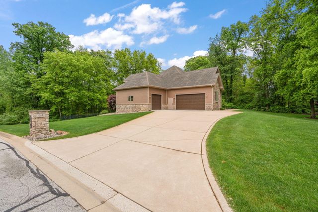 64 Nicholas Drive, Valparaiso, IN 46383
