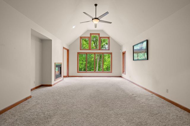 64 Nicholas Drive, Valparaiso, IN 46383