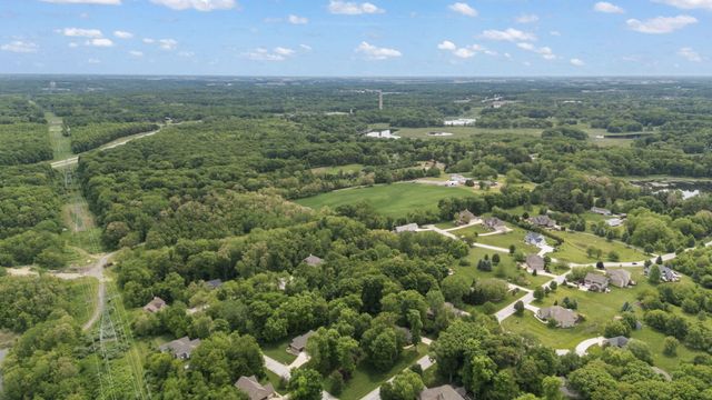 64 Nicholas Drive, Valparaiso, IN 46383