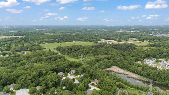 64 Nicholas Drive, Valparaiso, IN 46383