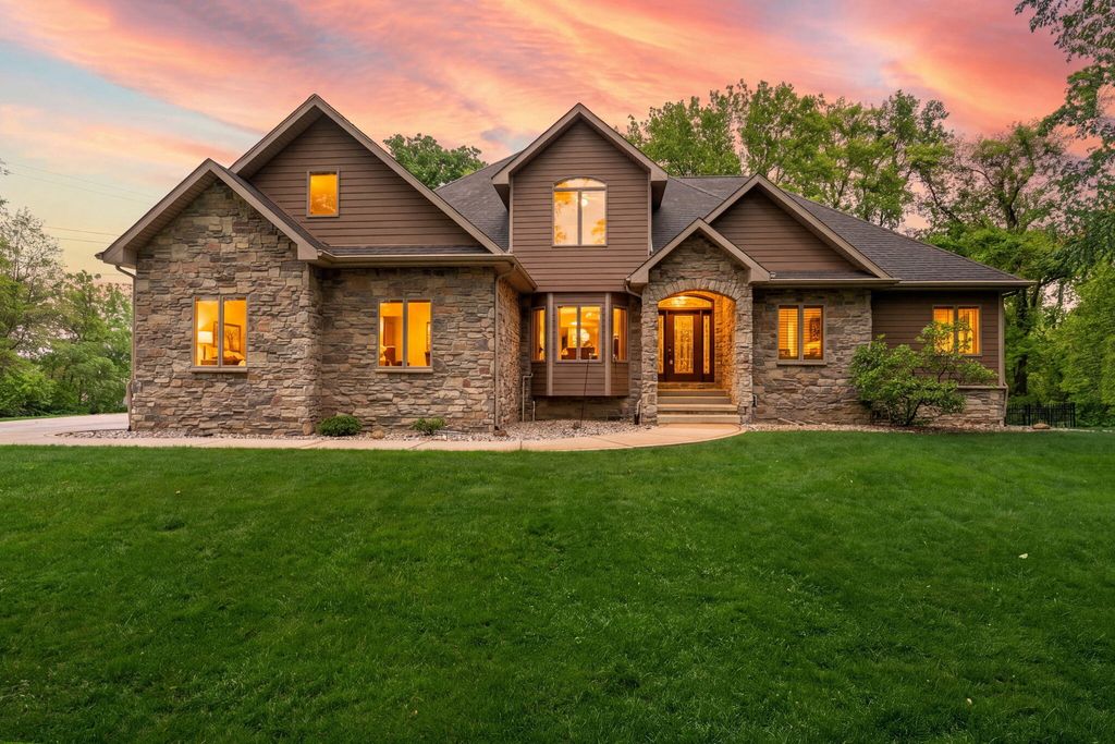 64 Nicholas Drive, Valparaiso, IN 46383