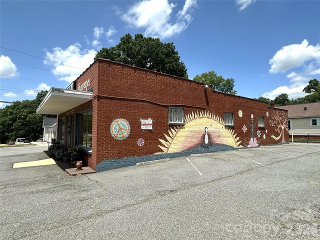195 W Statesville Avenue, Mooresville, NC 28115