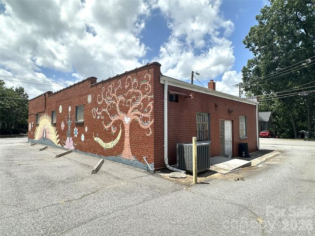 195 W Statesville Avenue, Mooresville, NC 28115