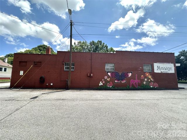 195 W Statesville Avenue, Mooresville, NC 28115