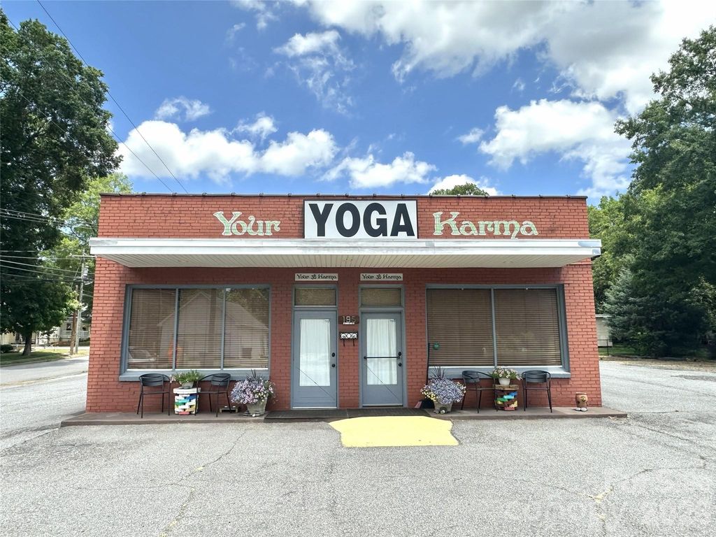 195 W Statesville Avenue, Mooresville, NC 28115