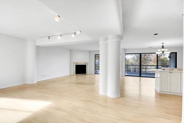 7131 N Caldwell Avenue 4S, Chicago, IL 60646