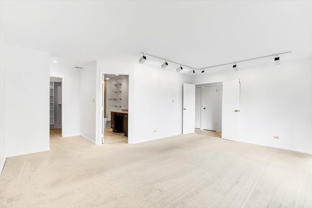 7131 N Caldwell Avenue 4S, Chicago, IL 60646