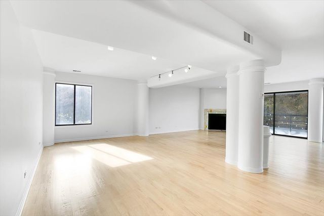 7131 N Caldwell Avenue 4S, Chicago, IL 60646