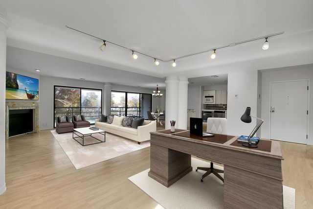 7131 N Caldwell Avenue 4S, Chicago, IL 60646