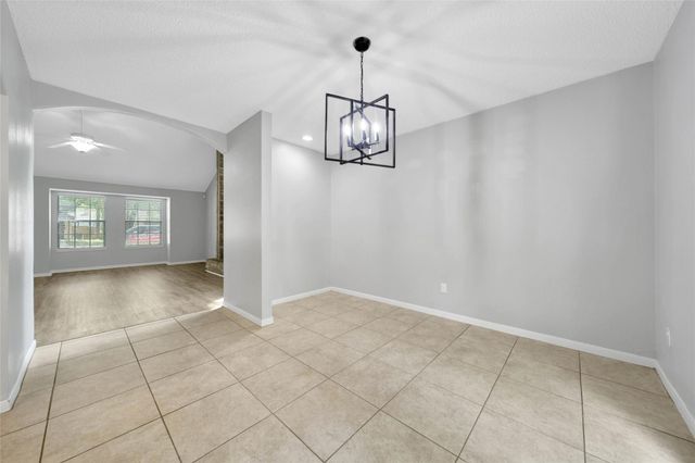 9 W Lance Leaf Road, The Woodlands, TX 77381