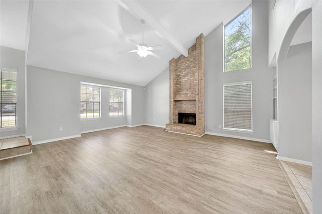 9 W Lance Leaf Road, The Woodlands, TX 77381