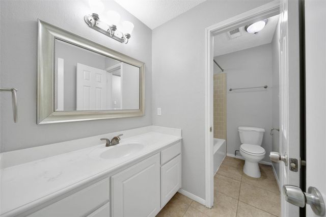 9 W Lance Leaf Road, The Woodlands, TX 77381