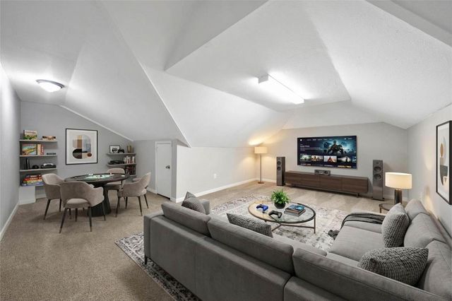 9 W Lance Leaf Road, The Woodlands, TX 77381