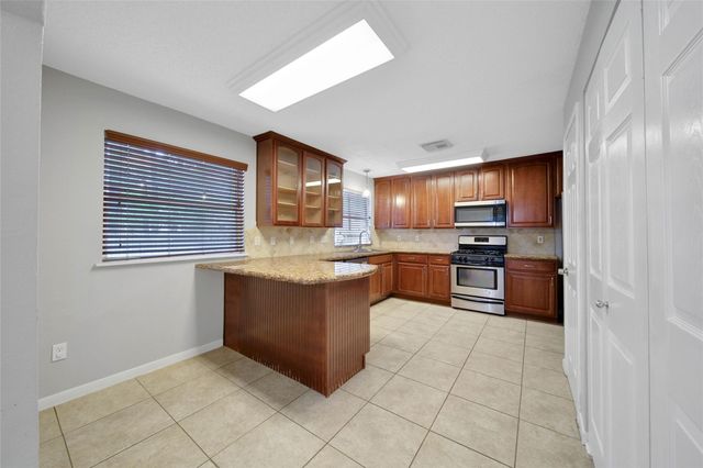 9 W Lance Leaf Road, The Woodlands, TX 77381