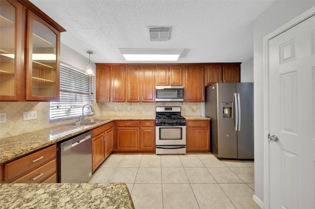 9 W Lance Leaf Road, The Woodlands, TX 77381