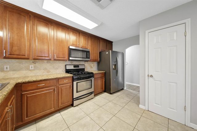 9 W Lance Leaf Road, The Woodlands, TX 77381