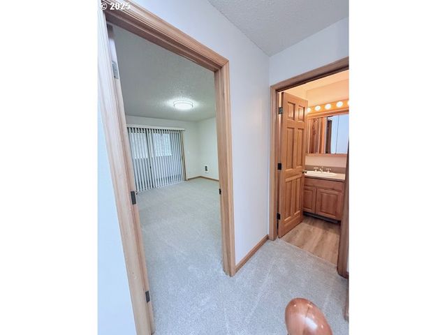 5230 Sw 42ND Ave, Portland, OR 97221