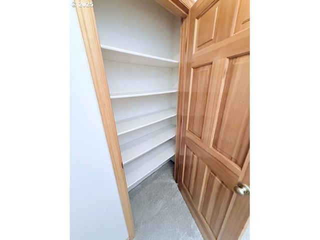 5230 Sw 42ND Ave, Portland, OR 97221