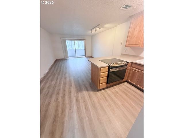 5230 Sw 42ND Ave, Portland, OR 97221