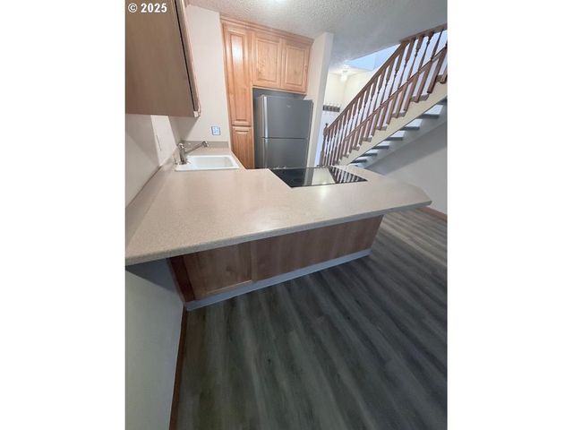 5230 Sw 42ND Ave, Portland, OR 97221