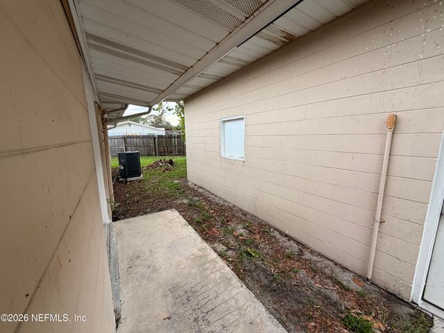 11032 BLUEHILL Drive, Jacksonville, FL 32218