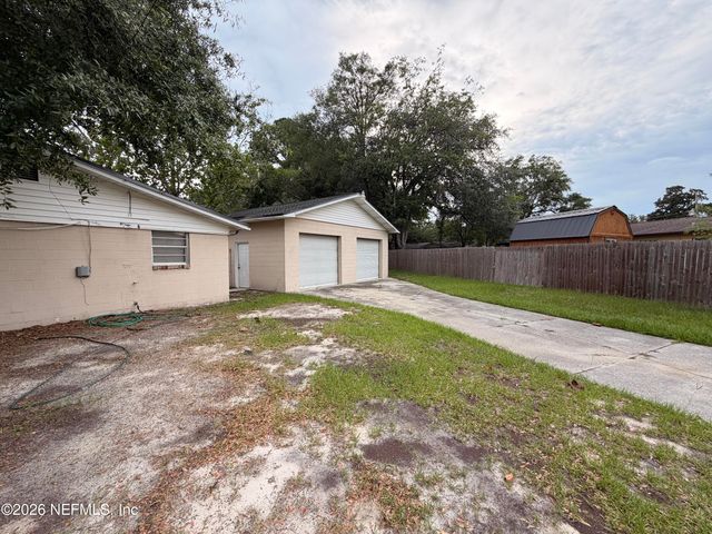 11032 BLUEHILL Drive, Jacksonville, FL 32218