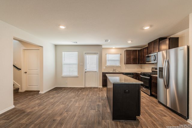 1006 Western Whipbird, San Antonio, TX 78253